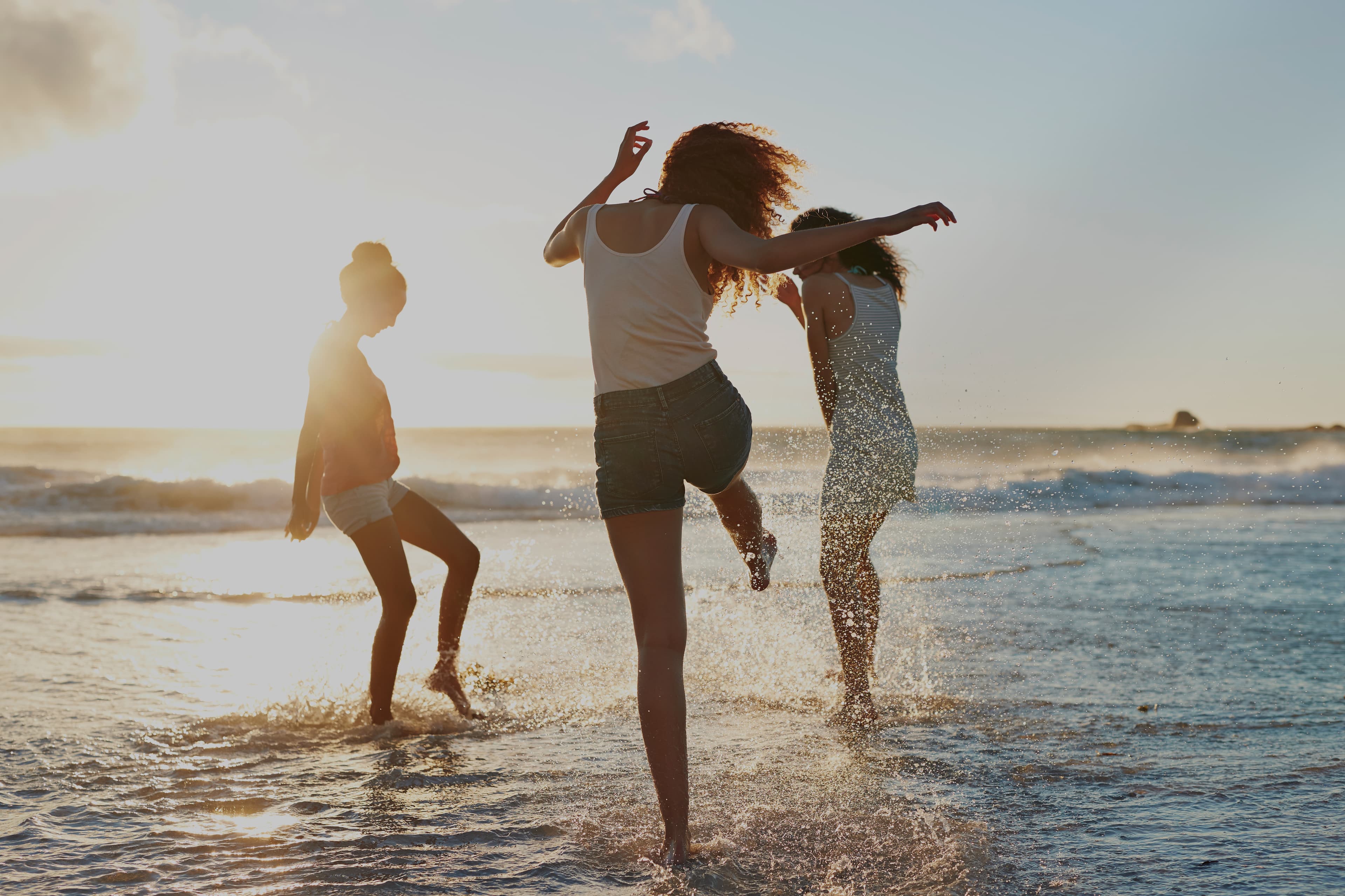 Tips for a Whiter and Brighter Smile for Summer 2024